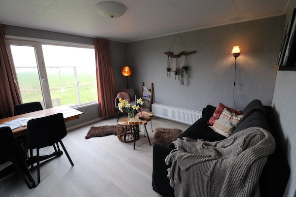 Foto van Huisjes in Friesland met Boerderijbeleving - Vakantiehuis in Tjerkgaast - LivingRoom