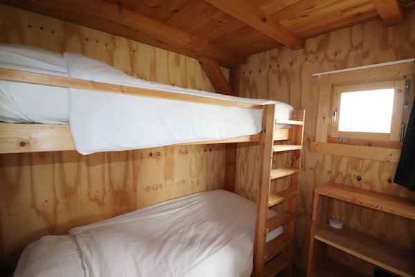 Foto van Huisjes in Friesland met Boerderijbeleving - Vakantiehuis in Tjerkgaast - BedRoom