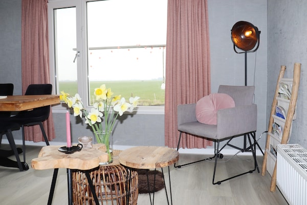 Foto van Huisjes in Friesland met Boerderijbeleving - Vakantiehuis in Tjerkgaast - LivingRoom