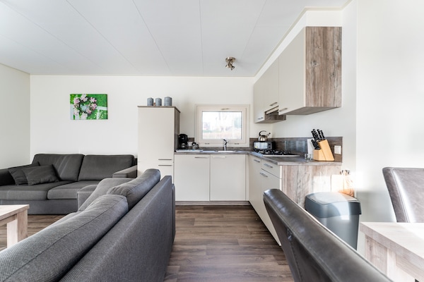 Foto van Luxe chalet met eigen sloep en haven in Bantega Friesland - Kitchen