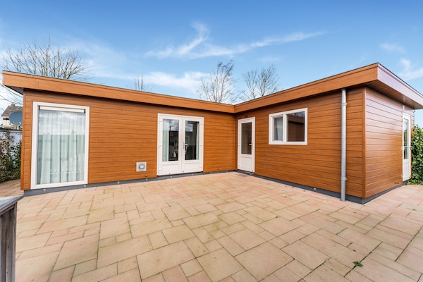 Foto van Luxe chalet met eigen sloep en haven in Bantega Friesland - AreaSummer5KM