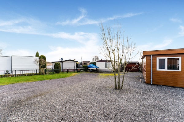 Foto van Luxe chalet met eigen sloep en haven in Bantega Friesland - AreaSummer5KM