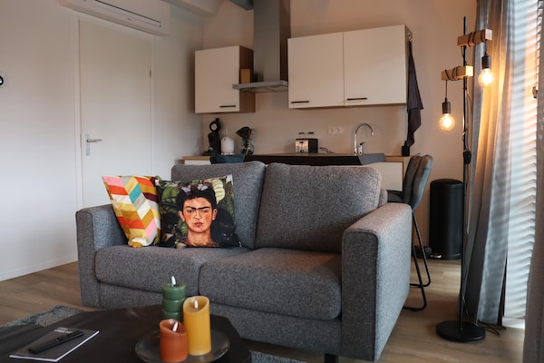 Foto van 2 moderne appartementen in hartje Sneek - Vakantiehuis in Sneek - LivingRoom