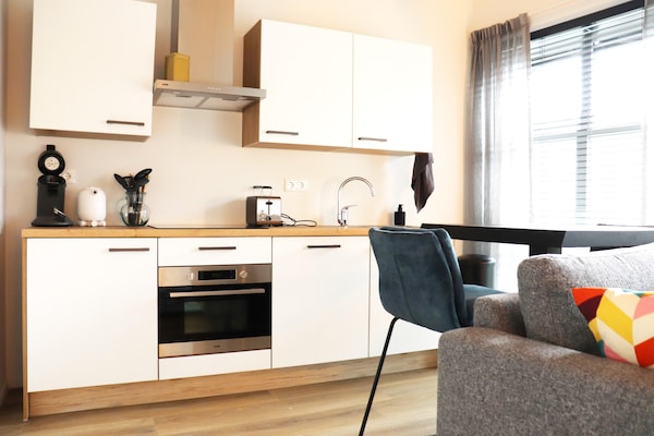 Foto van 2 moderne appartementen in hartje Sneek - Vakantiehuis in Sneek - Kitchen
