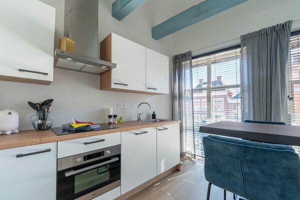 Foto van 2 moderne appartementen in hartje Sneek - Vakantiehuis in Sneek - Kitchen
