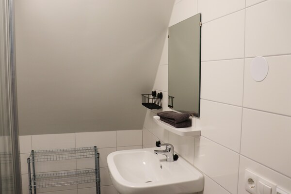 Foto van 2 moderne appartementen in hartje Sneek - Vakantiehuis in Sneek - BathRoom