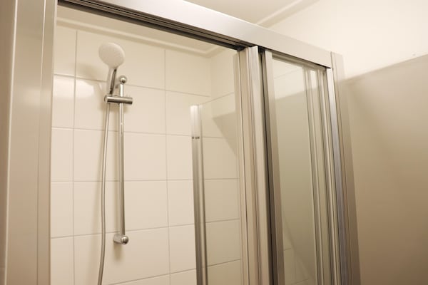Foto van 2 moderne appartementen in hartje Sneek - Vakantiehuis in Sneek - BathRoom