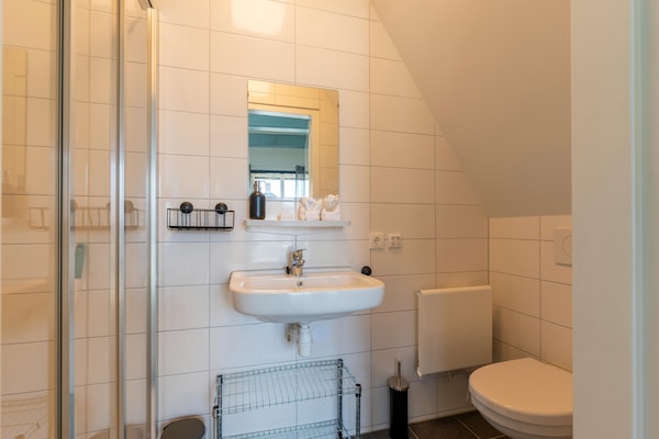 Foto van 2 moderne appartementen in hartje Sneek - Vakantiehuis in Sneek - BathRoom