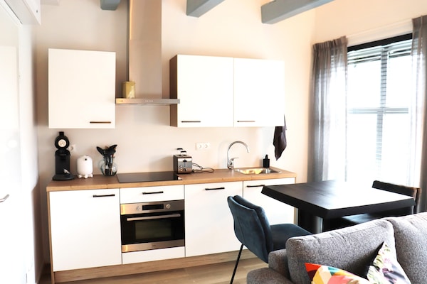 Foto van 2 moderne appartementen in hartje Sneek - Vakantiehuis in Sneek - Kitchen