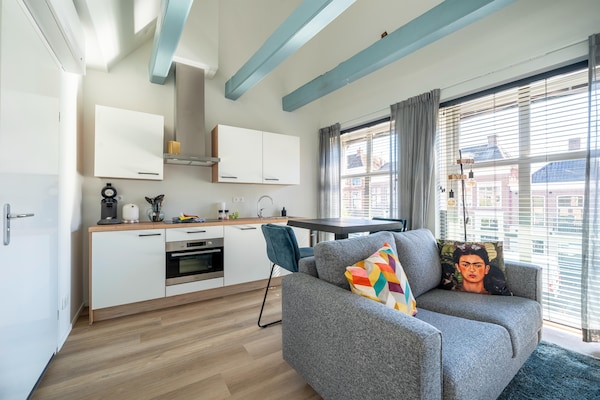 Foto van 2 moderne appartementen in hartje Sneek - Vakantiehuis in Sneek - LivingRoom