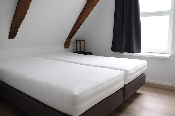 Foto van 2 moderne appartementen in hartje Sneek - Vakantiehuis in Sneek - BedRoom