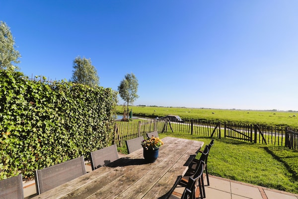 Foto van Stijlvolle Friese villa met tuin - Vakantiehuis in Leons - GardenSummer