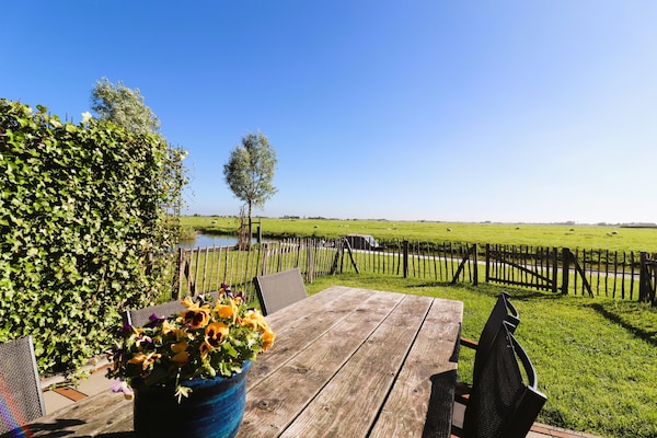 Foto van Stijlvolle Friese villa met tuin - Vakantiehuis in Leons - TerraceBalcony