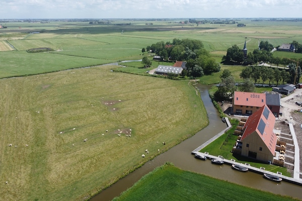 Foto van Stijlvolle Friese villa met tuin - Vakantiehuis in Leons - AreaSummer1KM