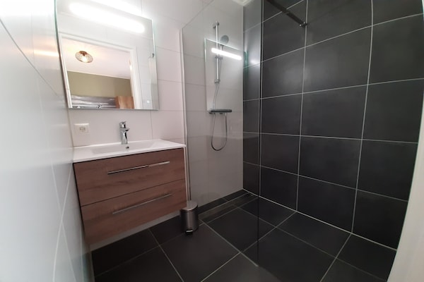 Foto van Twee naast elkaar gelegen luxe villa's in Friesland - BathRoom