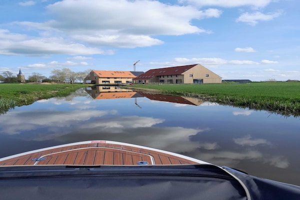 Foto van Twee naast elkaar gelegen luxe villa's in Friesland - ExteriorSummer