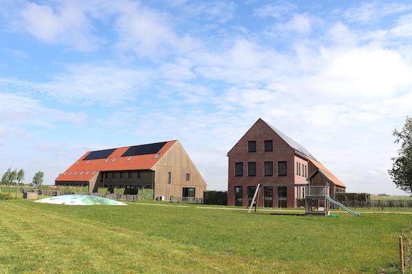 Foto van Twee naast elkaar gelegen luxe villa's in Friesland - AreaSummer1KM