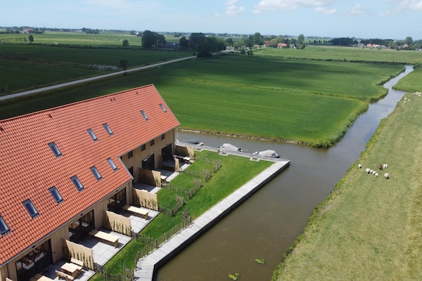 Foto van Groepsreis in Friesland - Vakantiehuis in Leons - ExteriorSummer