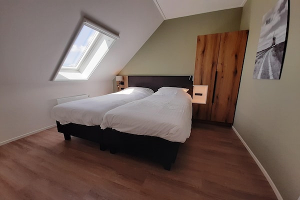 Foto van Groepsreis in Friesland - Vakantiehuis in Leons - BedRoom