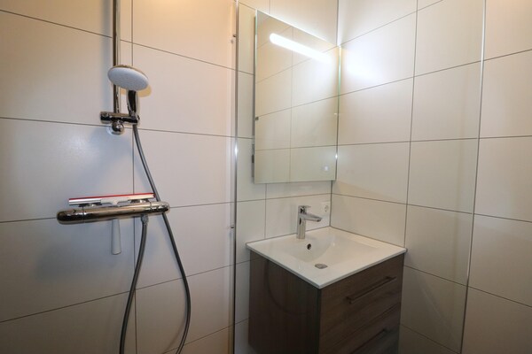 Foto van Groepsreis in Friesland - Vakantiehuis in Leons - BathRoom