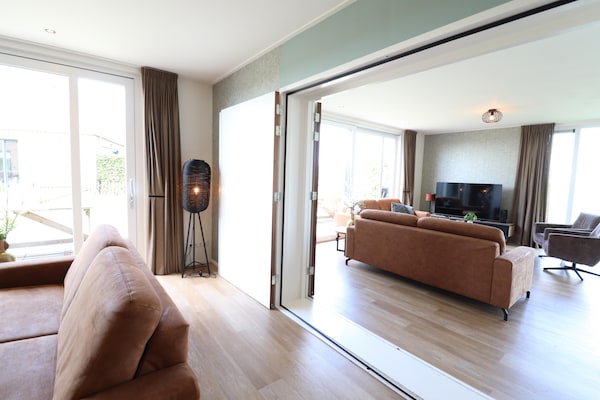 Foto van Groepsreis in Friesland - Vakantiehuis in Leons - LivingRoom