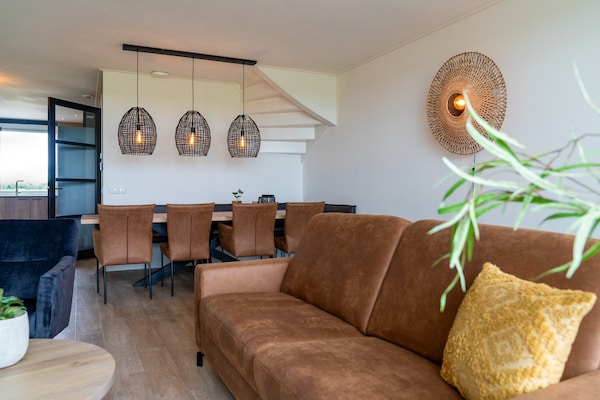 Foto van Groepsreis in Friesland - Vakantiehuis in Leons - LivingRoom