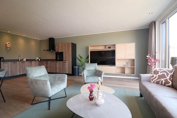 Foto van Compleet nieuwe vakantiewoning in Friesland - Vakantiehuis in leons - LivingRoom