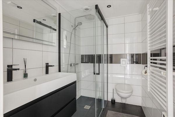 Foto van Vakantiehuis in Grou met Bubbelbad - Vakantiehuis in Grou - BathRoom