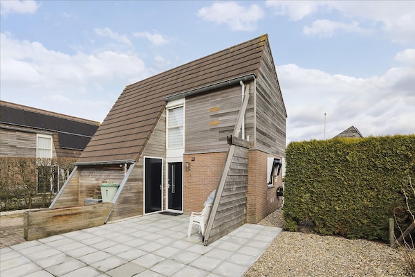 Foto van Vakantiehuis in Grou met Bubbelbad - Vakantiehuis in Grou - ExteriorSummer
