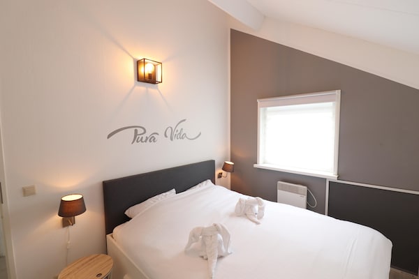 Foto van Vakantiehuis in Grou met Bubbelbad - Vakantiehuis in Grou - BedRoom