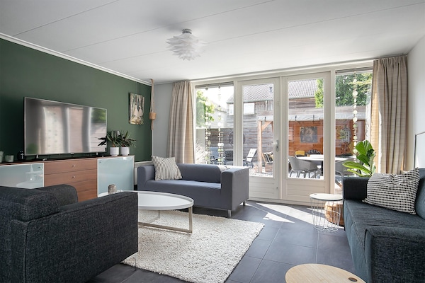 Foto van Vakantiehuis in Grou met Bubbelbad - Vakantiehuis in Grou - LivingRoom