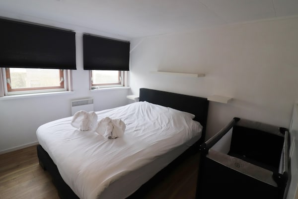 Foto van Vakantiehuis in Grou met Bubbelbad - Vakantiehuis in Grou - BedRoom