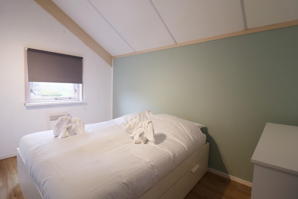 Foto van Vakantiehuis in Grou met Bubbelbad - Vakantiehuis in Grou - BedRoom