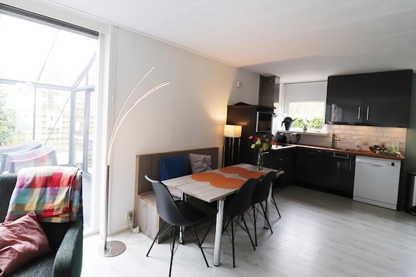Foto van Vakantiehuis in Grou met Bubbelbad - Vakantiehuis in Grou - DiningRoom