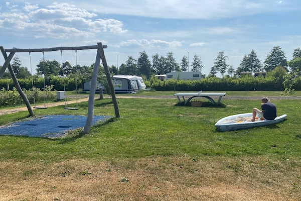 Foto van Friesland Chalet nabij het water - Vakantiehuis in De Veenhoop - AreaSummer1KM