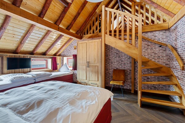 Foto van Boswoning in Friesland met Sauna - Vakantiehuis in Jistrum / Skûlenboarch - BedRoom