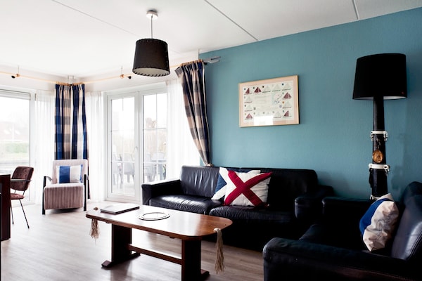Foto van Bungalow met sauna en natuur - Vakantiehuis in Friesland - LivingRoom