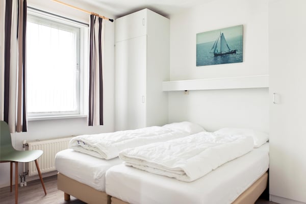 Foto van Bungalow met sauna en natuur - Vakantiehuis in Friesland - BedRoom