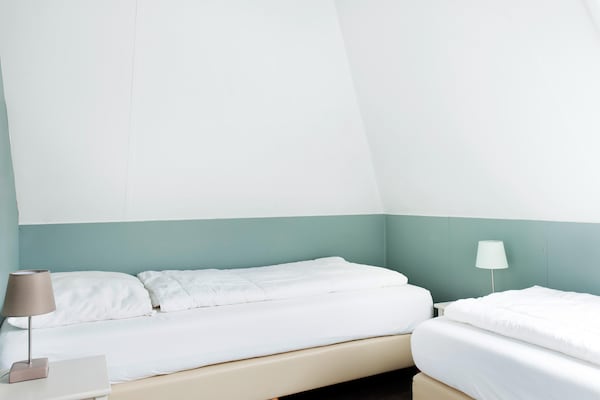 Foto van Bungalow met sauna en natuur - Vakantiehuis in Friesland - BedRoom
