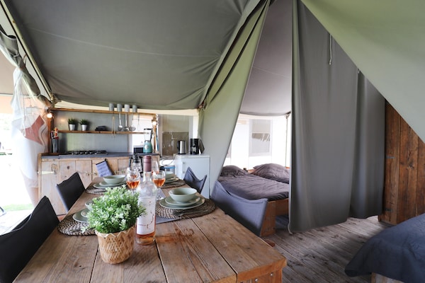 Foto van Safaritent, Friesland - Vakantiehuis in Twijzel - LivingRoom