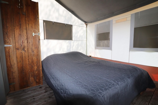 Foto van Safaritent, Friesland - Vakantiehuis in Twijzel - BedRoom