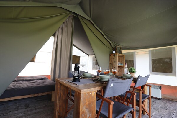 Foto van Safaritent, Friesland - Vakantiehuis in Twijzel - DiningRoom
