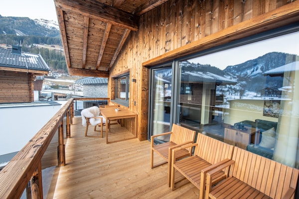 Foto van Chalet in Pinzgau bij Skipistes & Sauna - Vakantiehuis in Wald im Pinzgau - TerraceBalcony