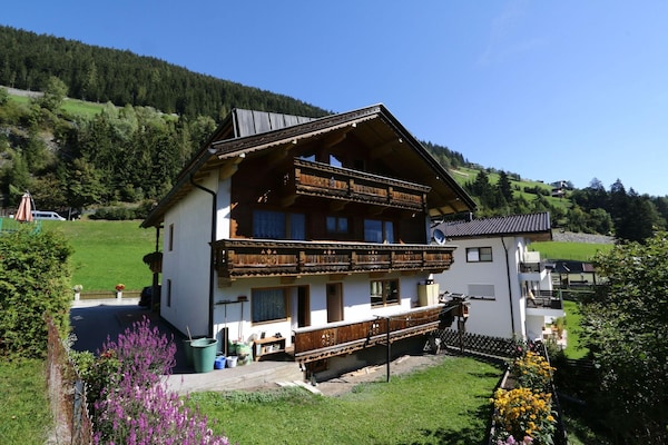 Foto van Chalet in Mayrhofen bij Skiliften - Vakantiehuis in Mayrhofen - ExteriorSummer