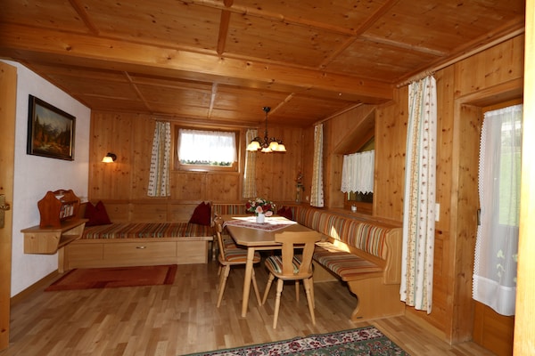 Foto van Chalet in Mayrhofen bij Skiliften - Vakantiehuis in Mayrhofen - LivingRoom