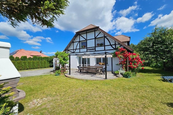 Foto van Comfortabele vakantievilla met een eigen tuin - Vakantiehuis in Pluski - ExteriorSummer
