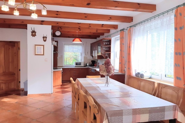 Foto van Comfortabele vakantievilla met een eigen tuin - Vakantiehuis in Pluski - DiningRoom