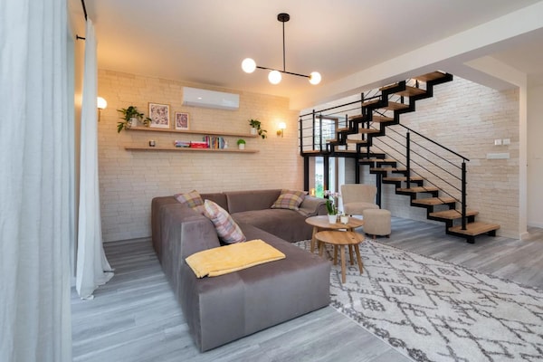 Foto van Comfortabele vakantievilla met sauna en jacuzzi - Vakantiehuis in Marcyporeba - LivingRoom