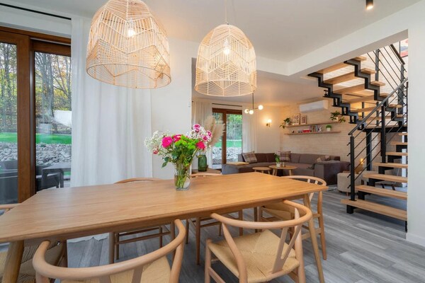Foto van Comfortabele vakantievilla met sauna en jacuzzi - Vakantiehuis in Marcyporeba - DiningRoom
