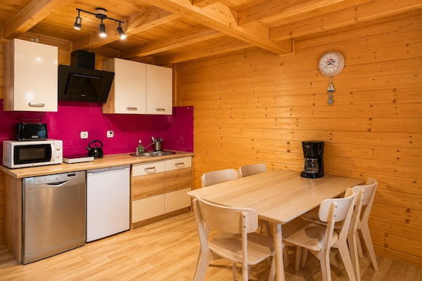 Foto van Comfortabele huizen met een spa-zone - Vakantiehuis in Wrzosowo - DiningRoom